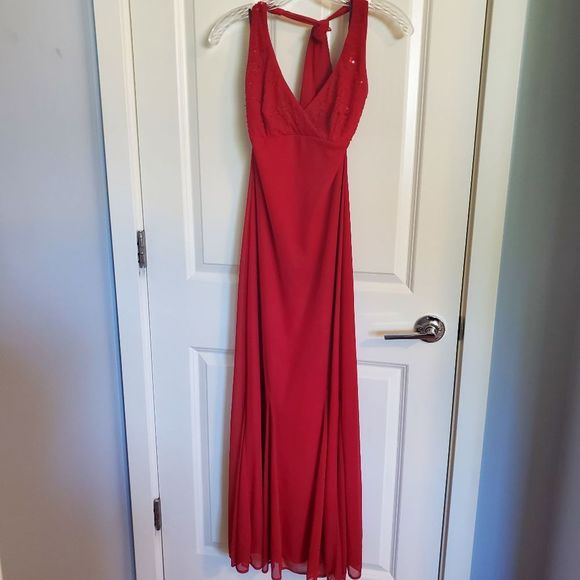 💜 2/$30! B. Darlin Halter Sequin Floor Length Chiffon Gown - Picture 1 of 6